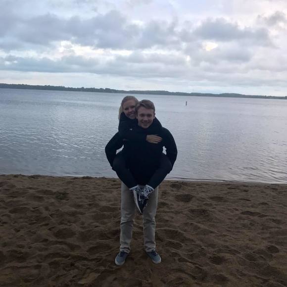 Meet your Posher, Alex - Picture 1 of 1